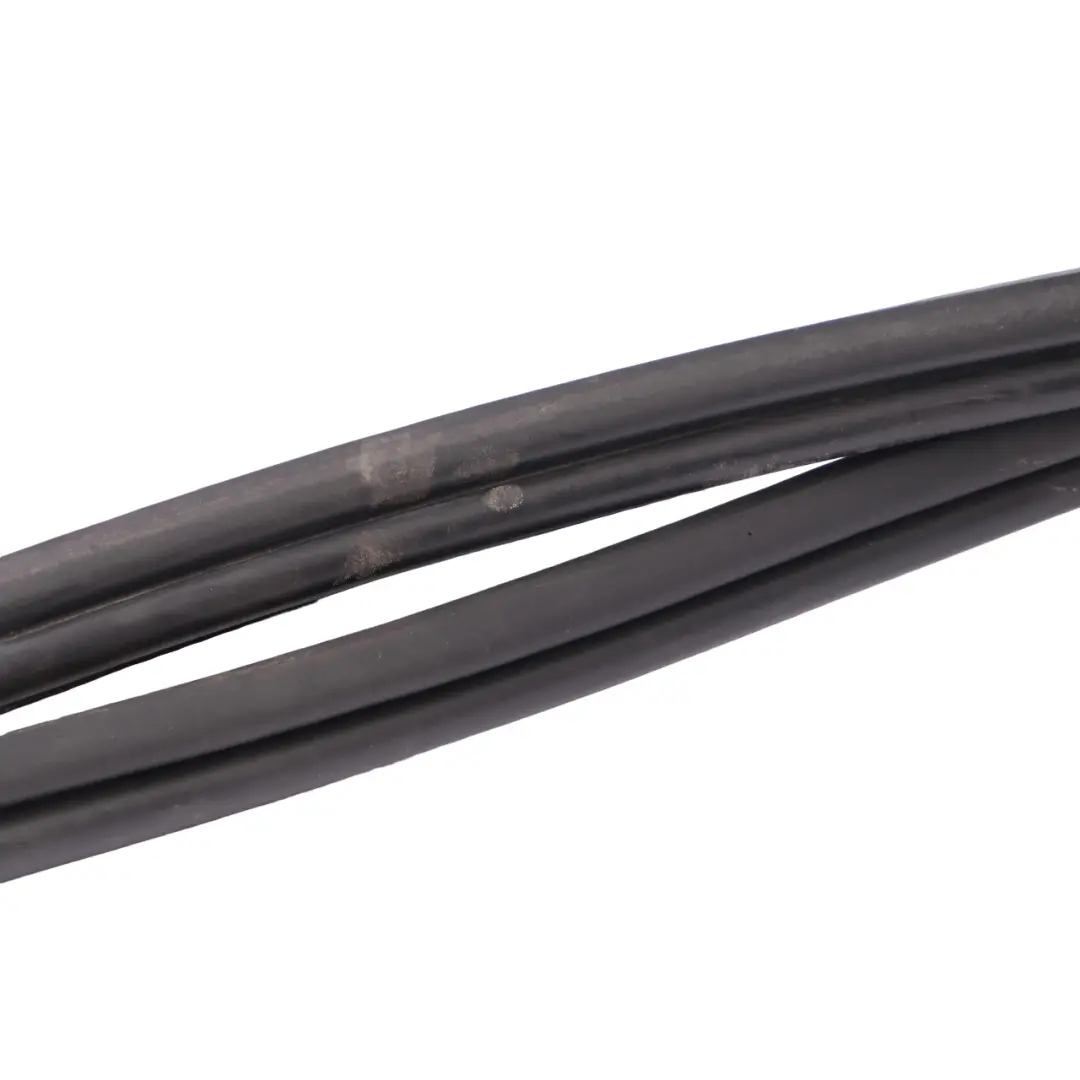 Mercedes W166 Couvercle Hayon Arrière Joint Couvercle Caoutchouc - SKU A1667400178 - Numéro de pièce A1667400178