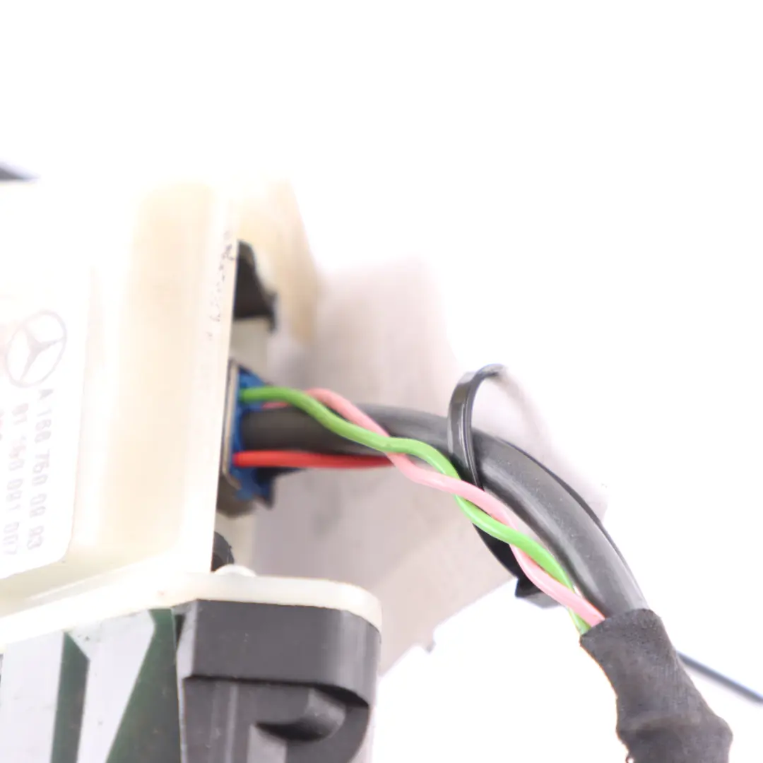 Cámara Visión Trasera Apertura Portón Trasero, para Mercedes W176 con número de pieza A1667600993 Mercedes W176 Cámara Visión Trasera Apertura Portón Trasero, - SKU A1667600993 - Número de pieza A1667600993