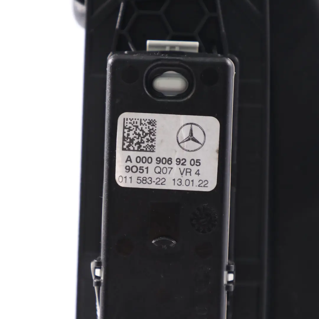  Poignée toit Mercedes W246 W213 intérieure Lampe arrière droite A0998150100 - SKU A1668100654-1 - Numéro de pièce A1668100654