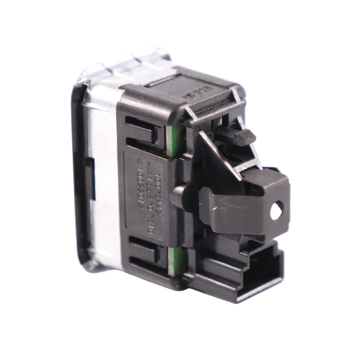 Interrupteur commande d'ouverture coffre hayon pour Mercedes X117 à propos du numéro de pièce A1668707610 Mercedes X117 Interrupteur commande d'ouverture coffre hayon - SKU A1668707610 - Numéro de pièce A1668707610