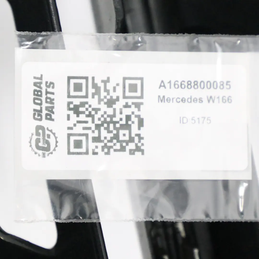Mercedes ML W166 Capó Rejilla Delantera Radiador Haz Panel Trim Negro Cromo - SKU A1668800085 - Número de pieza A1668800085