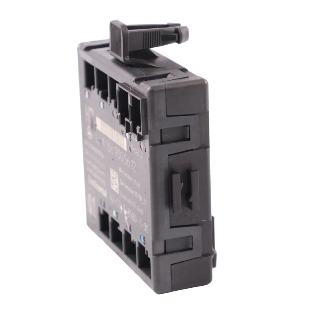 Módulo puerta Mercedes ML W166 control de la puerta trasera derecha para con número de pieza A1669005612 Módulo puerta Mercedes ML W166 control de la puerta trasera derecha - SKU A1669005612 - Número de pieza A1669005612