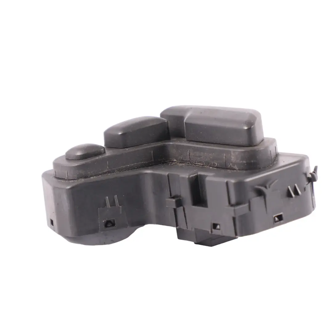 Interrupteur réglage siège avant porte droite noir pour Mercedes ML W166 à propos du numéro de pièce A1669052103 Mercedes ML W166 Interrupteur réglage siège avant porte droite noir - SKU A1669052103 - Numéro de pièce A1669052103