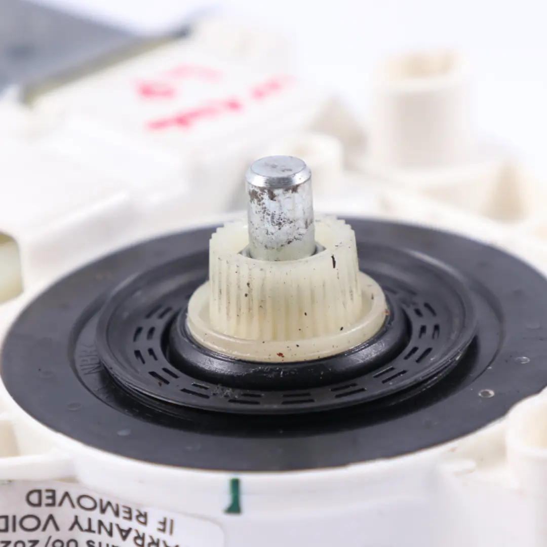 Fensterheber Motor Vorne Links Regulator Drive für Mercedes W166 mit Teilenummer A1669060201 Mercedes W166 Fensterheber Motor Vorne Links Regulator Drive - SKU A1669060201 - Teilenummer A1669060201