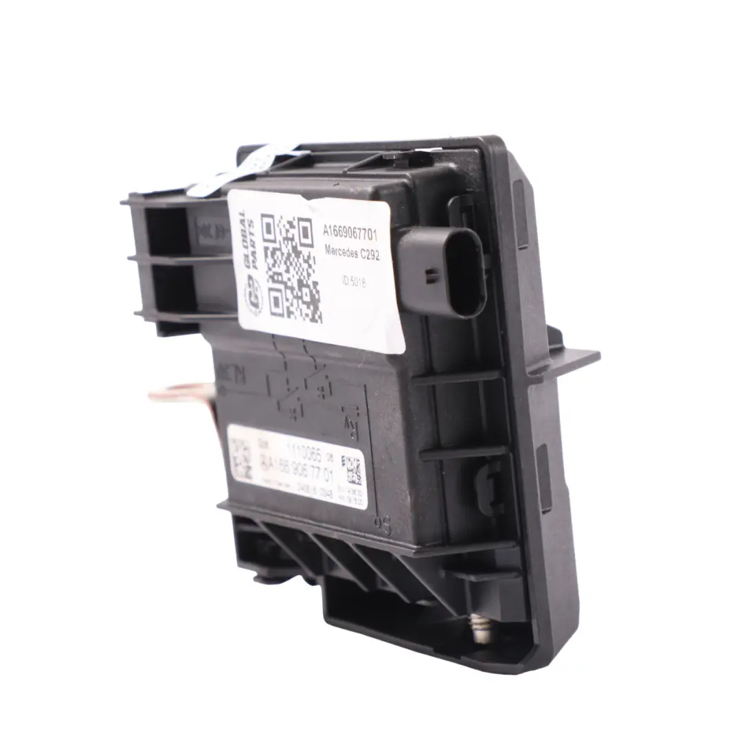 Scatola dei fusibili del limitatore corrente del relè per Mercedes ML W166 GLE C292 con numero di parte A1669067701 Mercedes ML W166 GLE C292 Scatola dei fusibili del limitatore corrente del relè - SKU A1669067701 - Numero di parte A1669067701