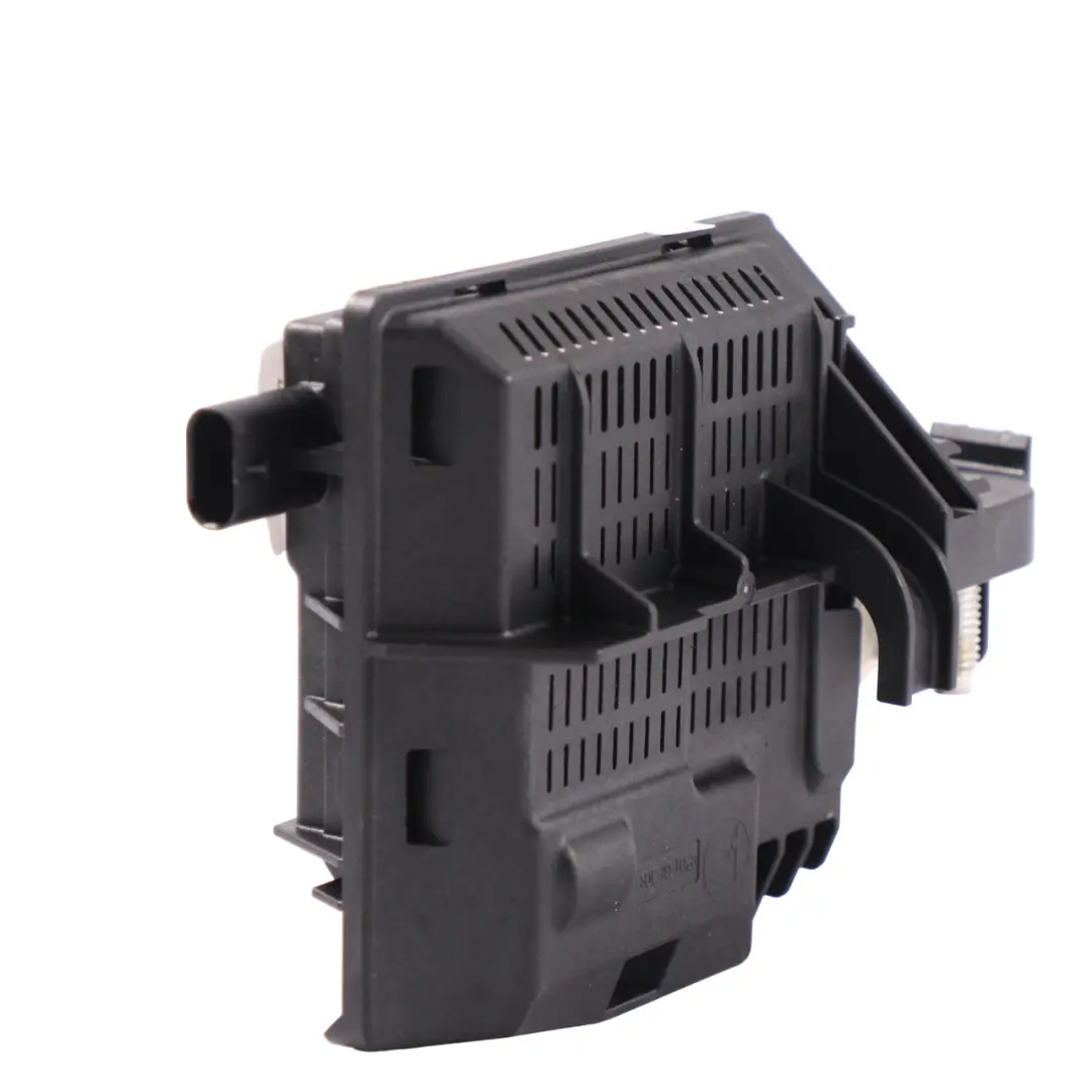 Scatola dei fusibili del limitatore corrente del relè per Mercedes ML W166 GLE C292 con numero di parte A1669067701 Mercedes ML W166 GLE C292 Scatola dei fusibili del limitatore corrente del relè - SKU A1669067701 - Numero di parte A1669067701