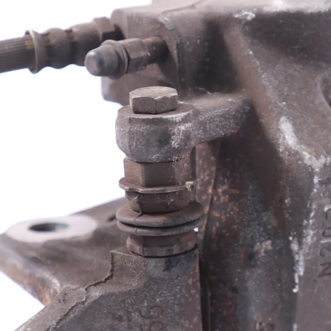 Etrier de frein de roue avant gauche 276x22 pour Mercedes 169 W245 à propos du numéro de pièce A1694201383 Mercedes 169 W245 Etrier de frein de roue avant gauche 276x22 - SKU A1694201383-1 - Numéro de pièce A1694201383