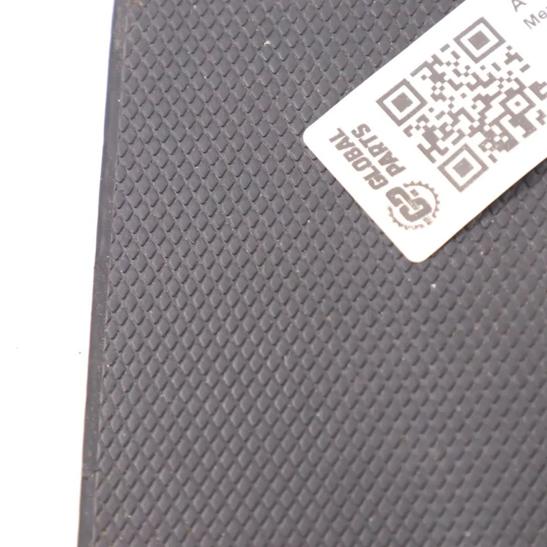 Alfombrilla de goma Portavasos Portabebidas Portavasos para Mercedes W169 con número de pieza A1696830994 Mercedes W169 Alfombrilla de goma Portavasos Portabebidas Portavasos - SKU A1696830994 - Número de pieza A1696830994