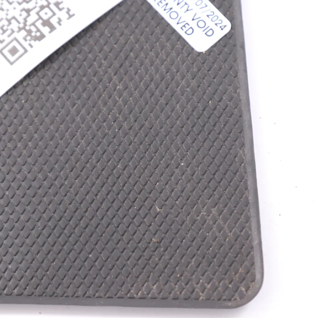 Gummi Matte Becher Halter Getränke für Mercedes W169 mit Teilenummer A1696830994 Mercedes W169 Gummi Matte Becher Halter Getränke - SKU A1696830994 - Teilenummer A1696830994