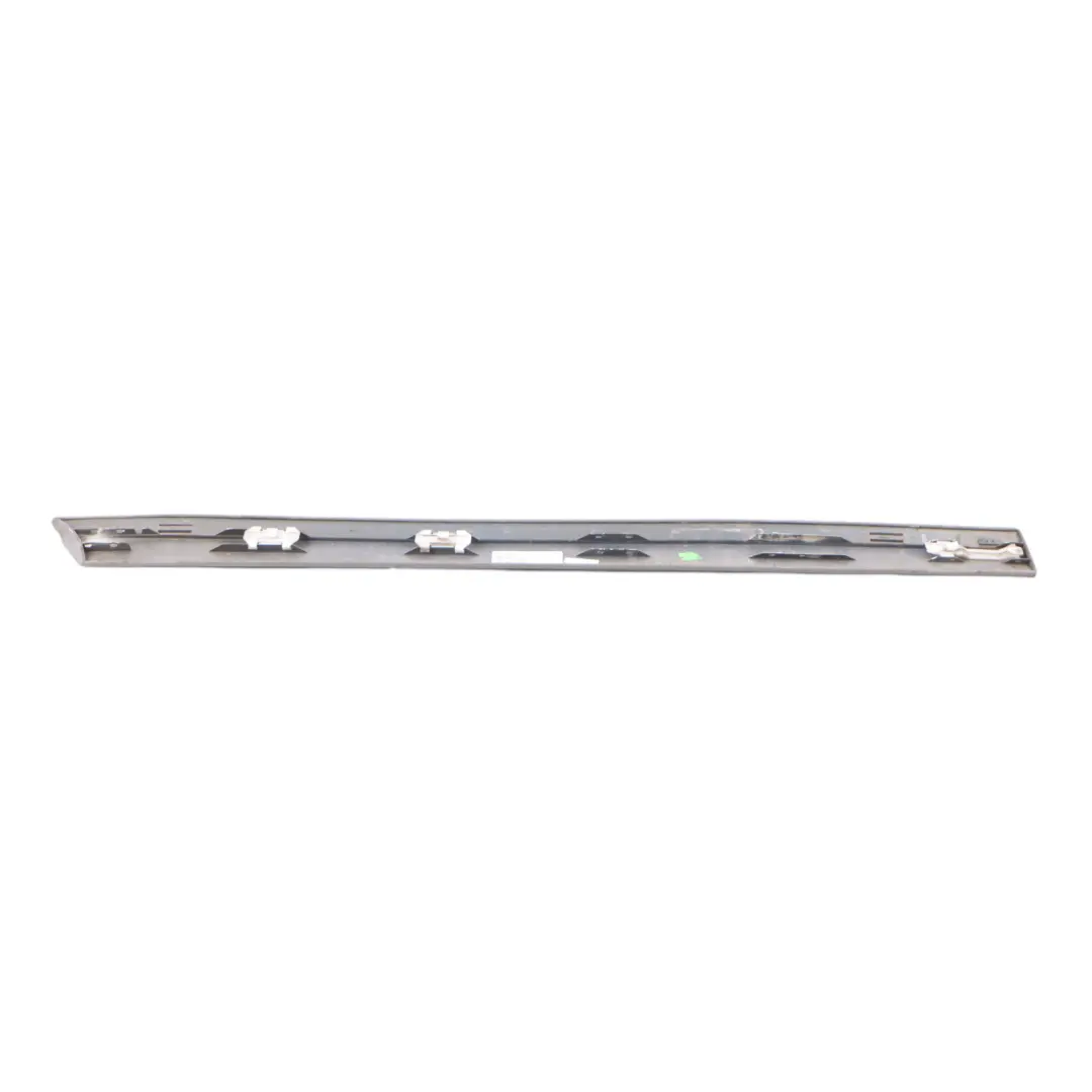 Tür Hinten Links Zierleiste Mountain Gray Grau Metallic - 787 für Mercedes W245 mit Teilenummer A1696903562 Mercedes W245 Tür Hinten Links Zierleiste Mountain Gray Grau Metallic - 787 - SKU A1696903562-STE - Teilenummer A1696903562