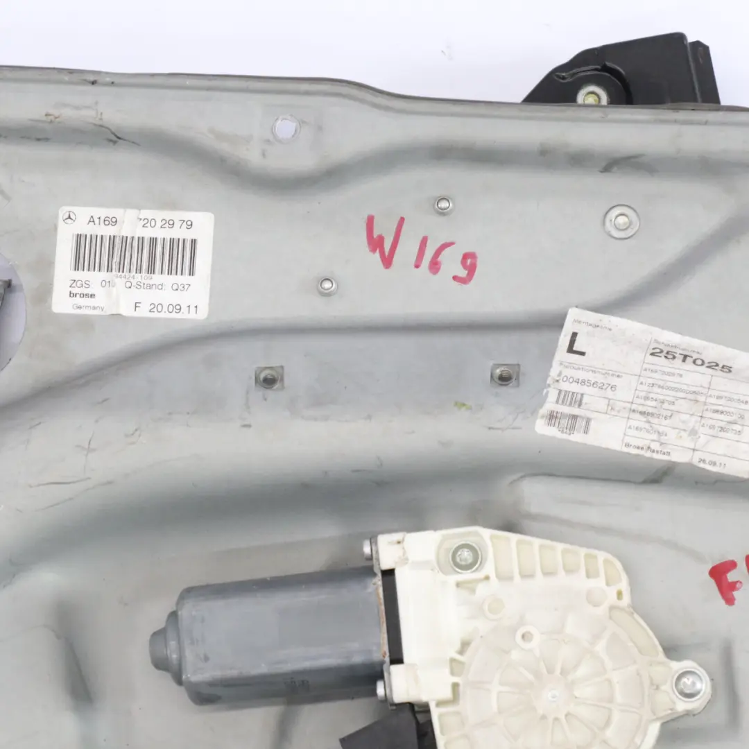 Mercedes W169 Supporto scheda porta anteriore sinistro Regolatore alzacristalli - SKU A1697200979-1 - Numero di parte A1697200979