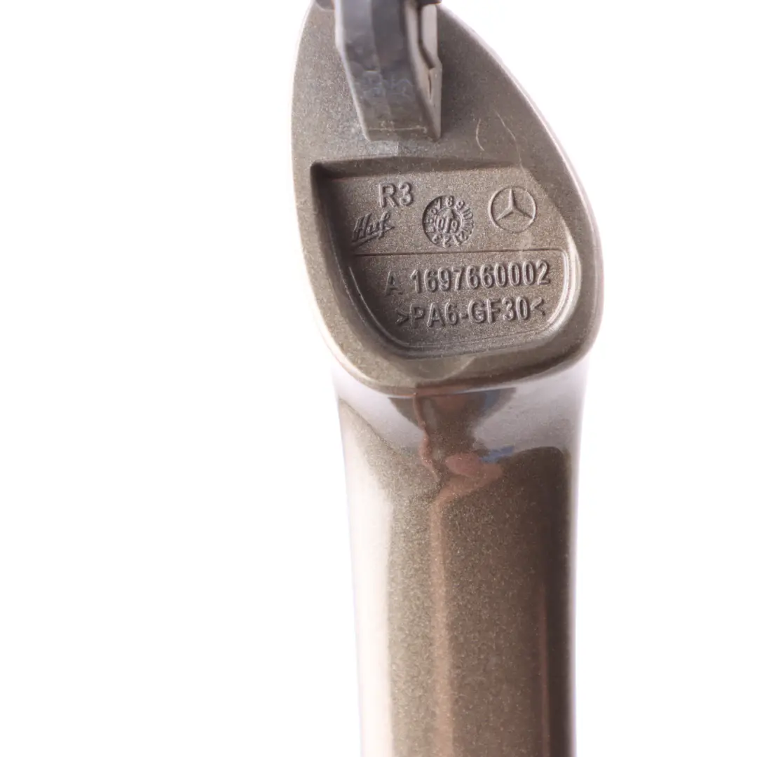Maniglia porta Mercedes W169 W245 posteriore destra Grab Brown Metallic - 490 per con numero di parte A1697660002 Maniglia porta Mercedes W169 W245 posteriore destra Grab Brown Metallic - 490 - SKU A1697660002-STE - Numero di parte A1697660002