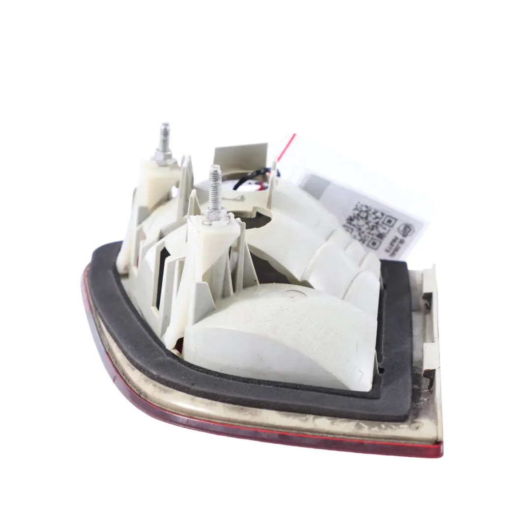 Fanale posteriore destro interno per Mercedes W245 con numero di parte A1698201664 Mercedes W245 Fanale posteriore destro interno - SKU A1698201664-2 - Numero di parte A1698201664