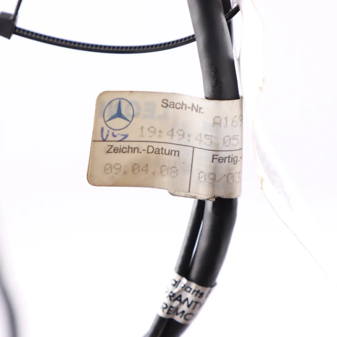 Media Plug Mercedes W169 W245 Multimedia Connection Cable Wire to with Part number A1698204415 Media Plug Mercedes W169 W245 Multimedia Connection Cable Wire - SKU A1698204415 - Part number A1698204415