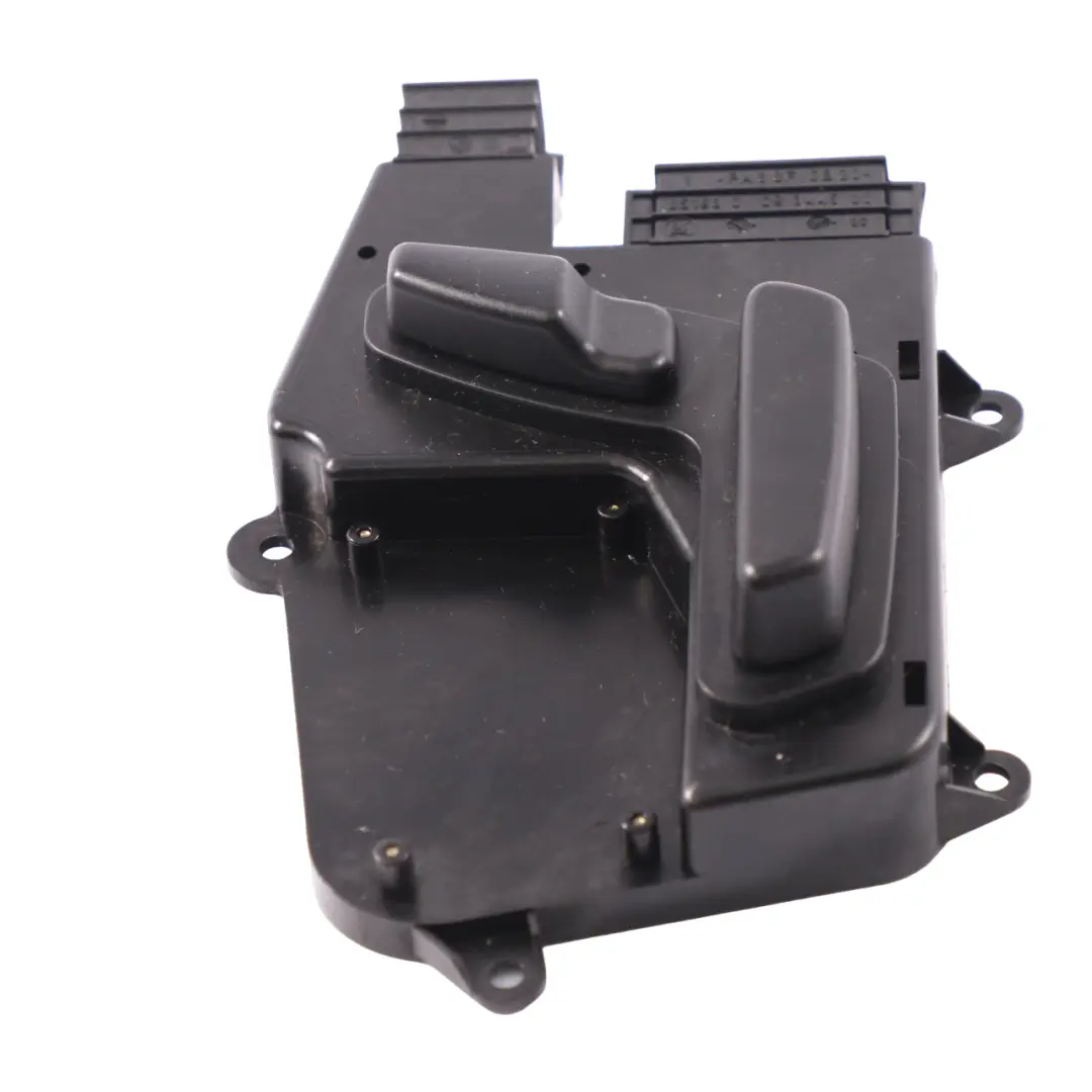 Interruptor de asiento Mercedes W169 W245 Asiento delantero izquierdo ajuste para con número de pieza A1698205610 Interruptor de asiento Mercedes W169 W245 Asiento delantero izquierdo ajuste - SKU A1698205610 - Número de pieza A1698205610