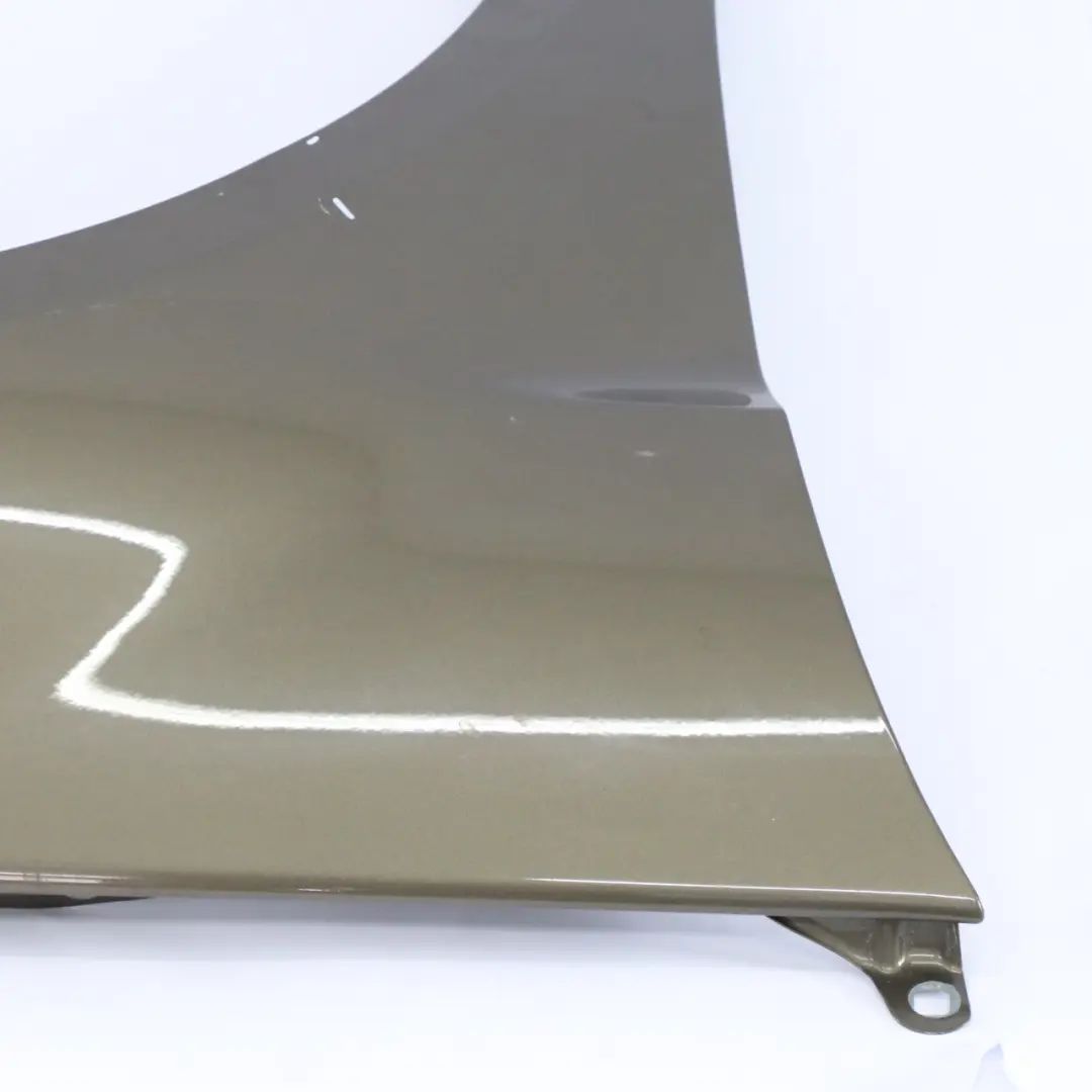 Seitenkotflügel Kotflügel vorne rechts Steppe Braun Metallic - 490 für Mercedes W245 mit Teilenummer A1698801018 Mercedes W245 Seitenkotflügel Kotflügel vorne rechts Steppe Braun Metallic - 490 - SKU A1698801018-STE - Teilenummer A1698801018