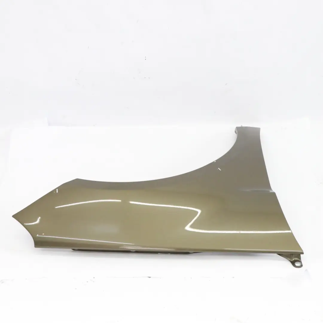 Seitenkotflügel Kotflügel vorne rechts Steppe Braun Metallic - 490 für Mercedes W245 mit Teilenummer A1698801018 Mercedes W245 Seitenkotflügel Kotflügel vorne rechts Steppe Braun Metallic - 490 - SKU A1698801018-STE - Teilenummer A1698801018