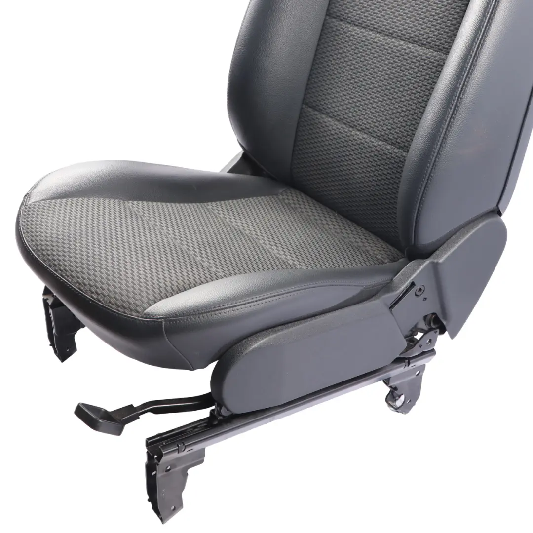 Mercedes W169 W245 Vordersitz Rechts Stoff Ledersitz Schwarz Anthrazit - SKU A1699107047-2 - Teilenummer A1699107047