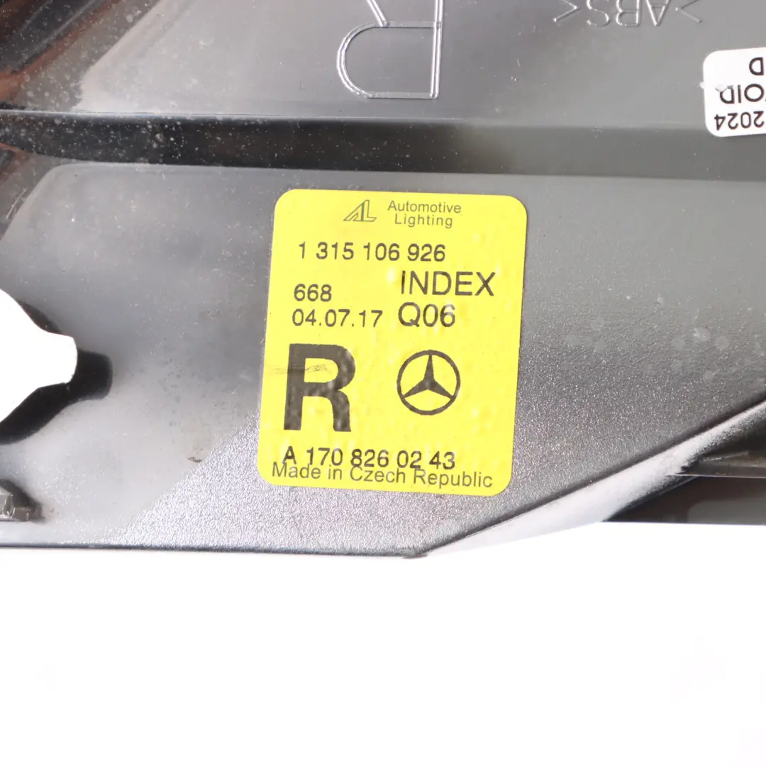 Indicator Turn Lamp Light Front Right O/S to Mercedes SLK R170 with Part number A1708260243 Mercedes SLK R170 Indicator Turn Lamp Light Front Right O/S - SKU A1708260243 - Part number A1708260243