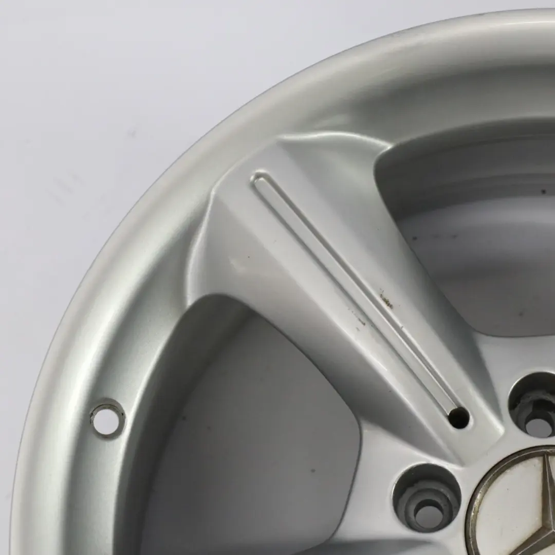 Llanta de aleación plata 17" 8,5J ET:30 5 radios para Mercedes SLK R171 con número de pieza A1714011902 Mercedes SLK R171 Llanta de aleación plata 17" 8,5J ET:30 5 radios - SKU A1714011902-1 - Número de pieza A1714011902