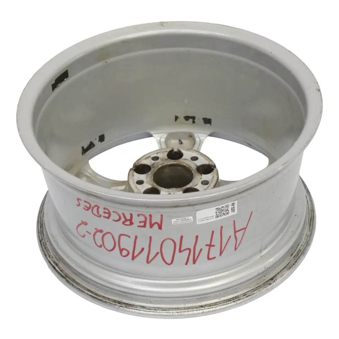 Silberne Leichtmetallfelge 17" 8,5J ET:30 5 Speichen für Mercedes R171 mit Teilenummer A1714011902 Mercedes R171 Silberne Leichtmetallfelge 17" 8,5J ET:30 5 Speichen - SKU A1714011902-2 - Teilenummer A1714011902