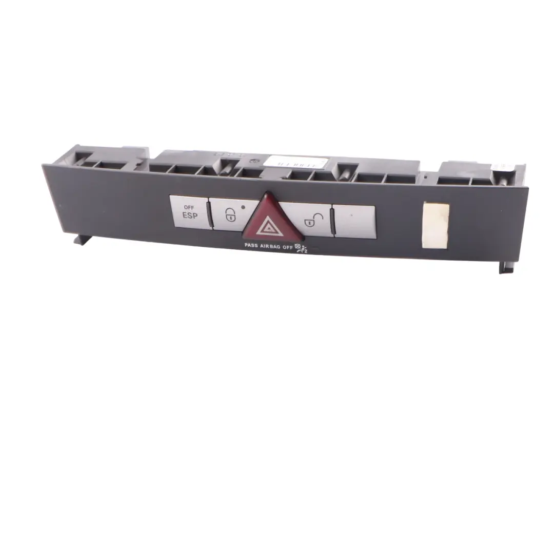 Mercedes R171 Tableau bord commande l'interrupteur feux détresse - SKU A1718207810 - Numéro de pièce A1718207810