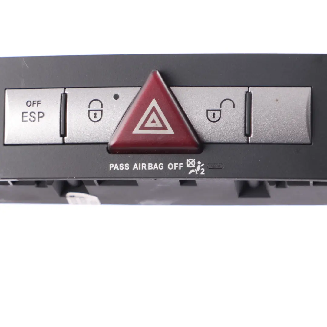 cruscotto controllo dell'interruttore luci emergenza per Mercedes R171 con numero di parte A1718207810 Mercedes R171 cruscotto controllo dell'interruttore luci emergenza - SKU A1718207810 - Numero di parte A1718207810