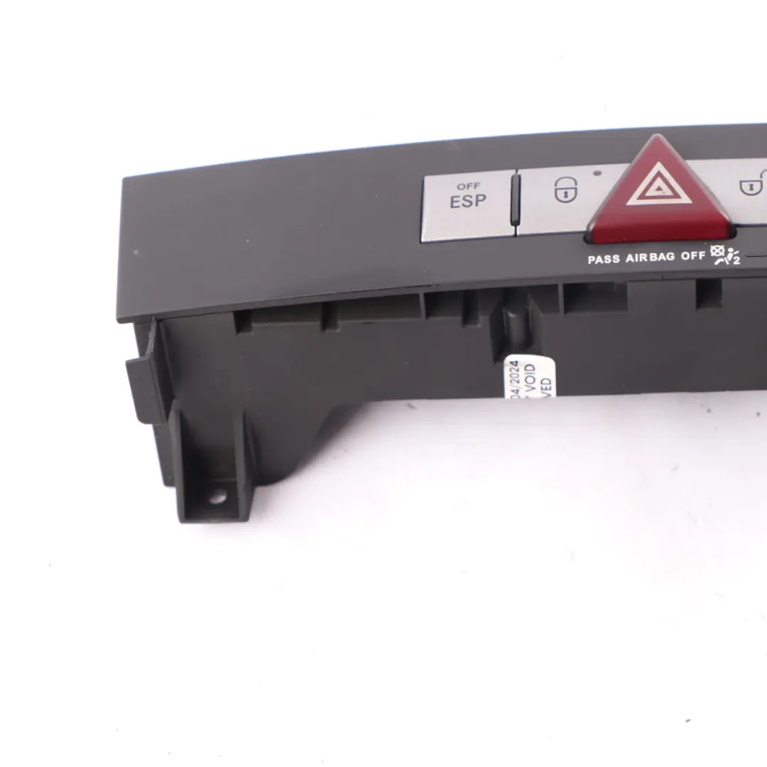 cruscotto controllo dell'interruttore luci emergenza per Mercedes R171 con numero di parte A1718207810 Mercedes R171 cruscotto controllo dell'interruttore luci emergenza - SKU A1718207810 - Numero di parte A1718207810