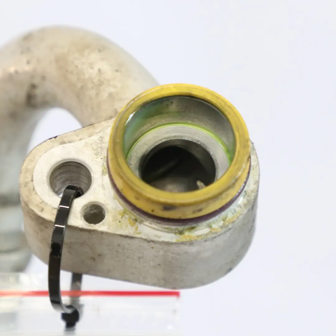 Tuyau conditionnement A/C pour Mercedes SLK R171 à propos du numéro de pièce A1718300715 Mercedes SLK R171 Tuyau conditionnement A/C - SKU A1718300715 - Numéro de pièce A1718300715