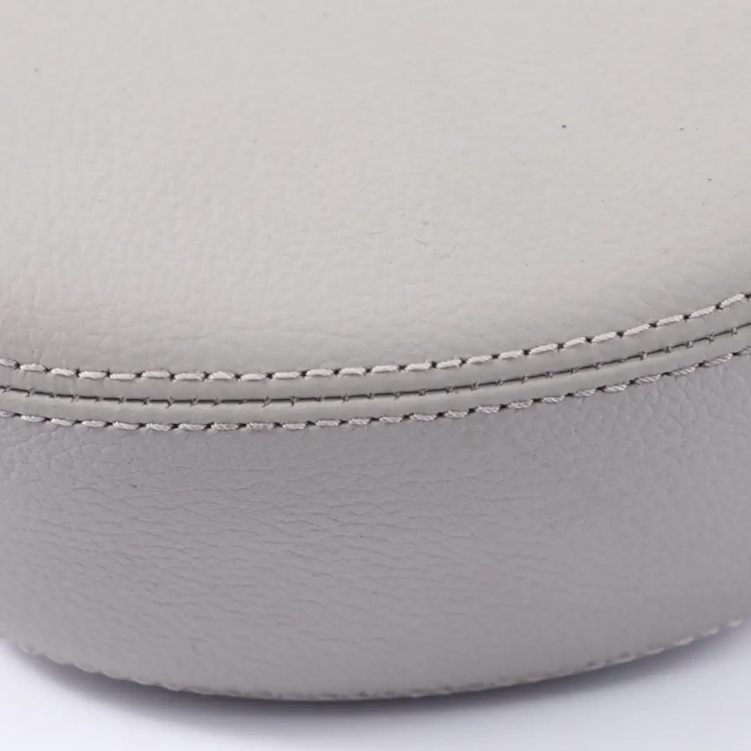 Appui-tête siège avant gauche droite cuir gris pour Mercedes SLK R171 à propos du numéro de pièce A1719700250 Mercedes SLK R171 Appui-tête siège avant gauche droite cuir gris - SKU A1719700250 - Numéro de pièce A1719700250