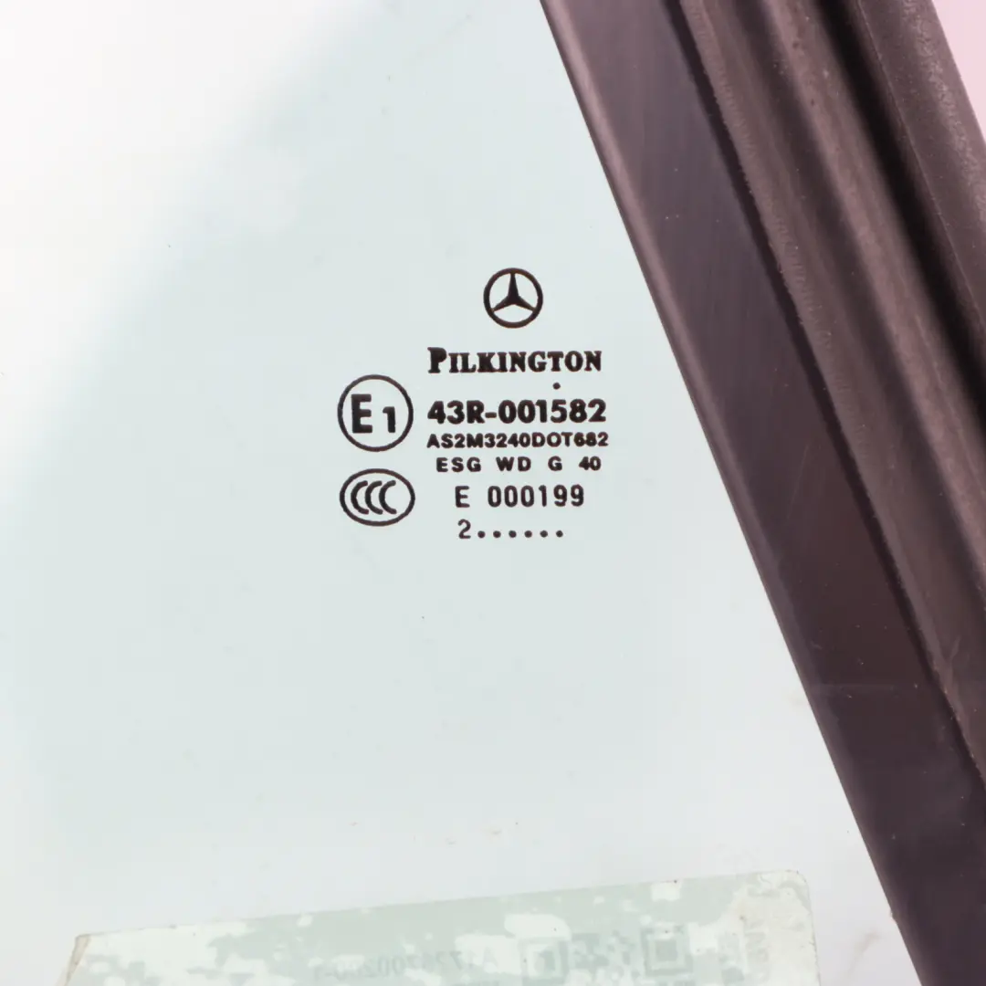 Ventana Lateral Trasera Derecha Cristal Triangular AS2 para Mercedes R172 con número de pieza A1726700200 Mercedes R172 Ventana Lateral Trasera Derecha Cristal Triangular AS2 - SKU A1726700200-1 - Número de pieza A1726700200