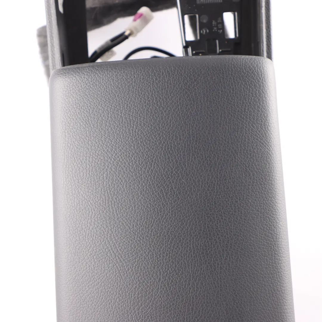 Console centrale bracciolo portaoggetti nero per Mercedes SLK R172 con numero di parte A1726802201 Mercedes SLK R172 Console centrale bracciolo portaoggetti nero - SKU A1726802201 - Numero di parte A1726802201