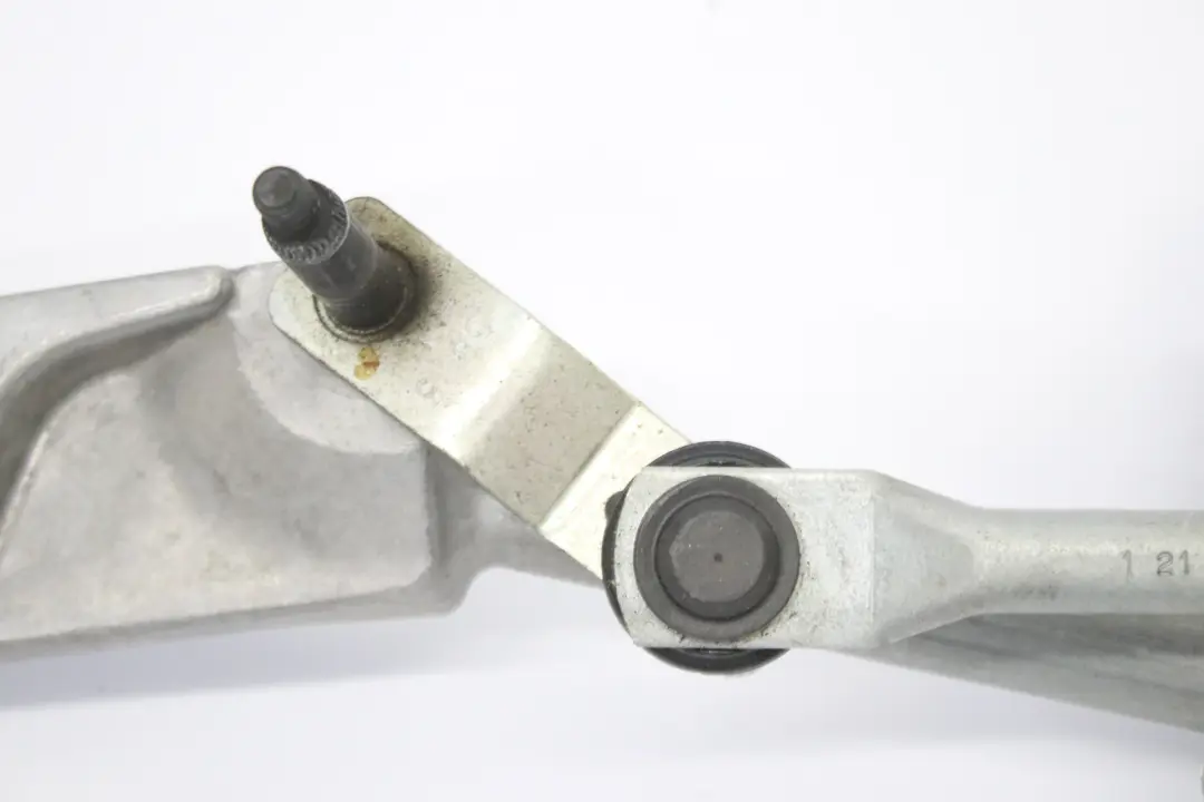 Parabreza anteriore Sistema colegamento tergicristallo per Mercedes R172 con numero di parte A1728200241 Mercedes R172 Parabreza anteriore Sistema colegamento tergicristallo - SKU A1728200241 - Numero di parte A1728200241