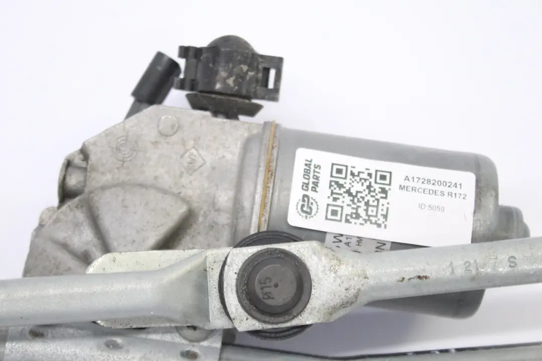 Sistema de conexión del limpiaparabrisas delantero Mercedes R172 para con número de pieza A1728200241 Sistema de conexión del limpiaparabrisas delantero Mercedes R172 - SKU A1728200241 - Número de pieza A1728200241