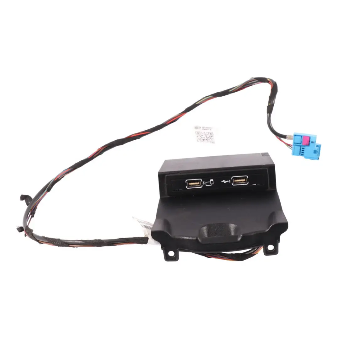 Mercedes CLA C117 USB Port Socket Plug Control Panel Connector - SKU A1728202000-1 - Part number A1728202000