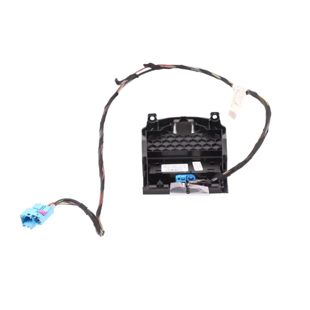 USB Port Connecteur femelle Connecteur contrôle pour Mercedes CLA C117 à propos du numéro de pièce A1728202000 Mercedes CLA C117 USB Port Connecteur femelle Connecteur contrôle - SKU A1728202000 - Numéro de pièce A1728202000