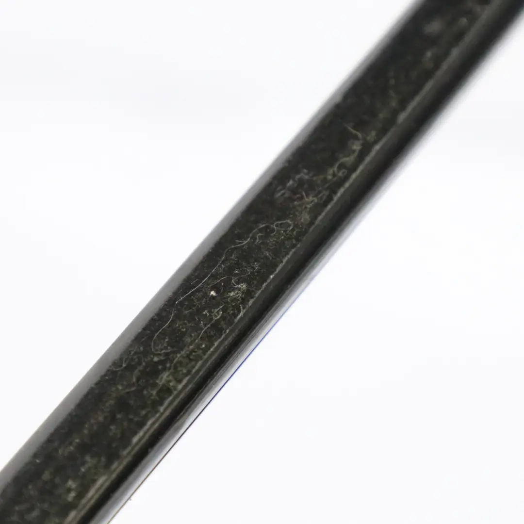 Barra di rivestimento esterna porta anteriore sinistra guarnizione per Mercedes W176 con numero di parte A1767250382 Mercedes W176 Barra di rivestimento esterna porta anteriore sinistra guarnizione - SKU A1767250382 - Numero di parte A1767250382