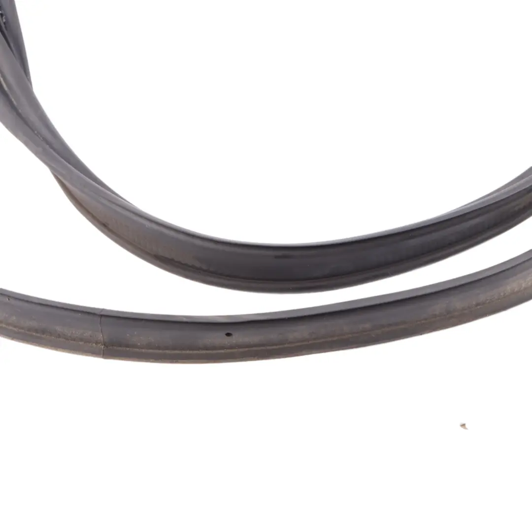 Junta De Goma Para Tapa De Maletero para Mercedes W176 con número de pieza A1767400078 Mercedes W176 Junta De Goma Para Tapa De Maletero - SKU A1767400078 - Número de pieza A1767400078