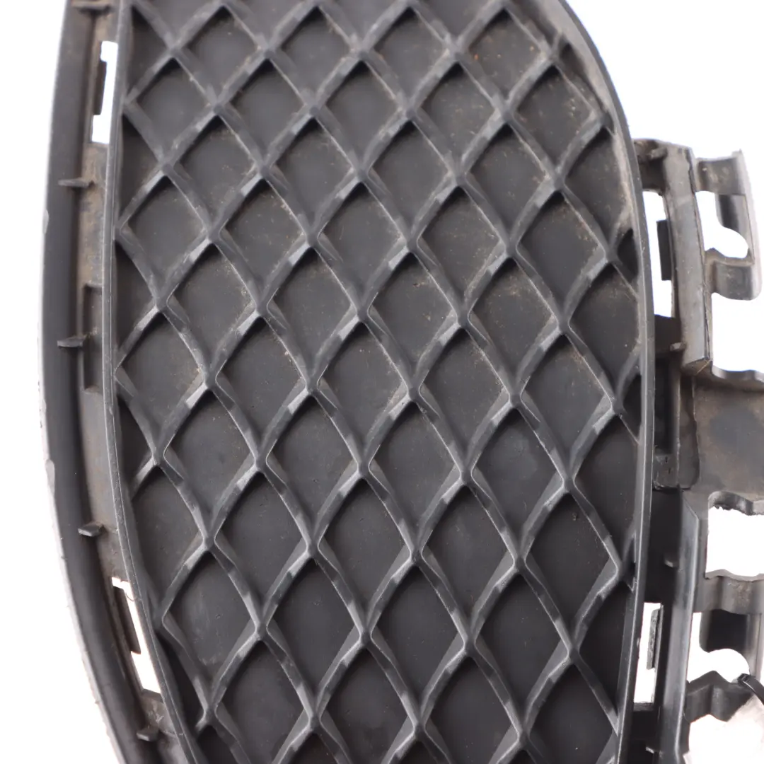 Mercedes W176 Stoßstangen Grill Unteres Gitter Vorne Rechts - SKU A1768850422 - Teilenummer A1768850422