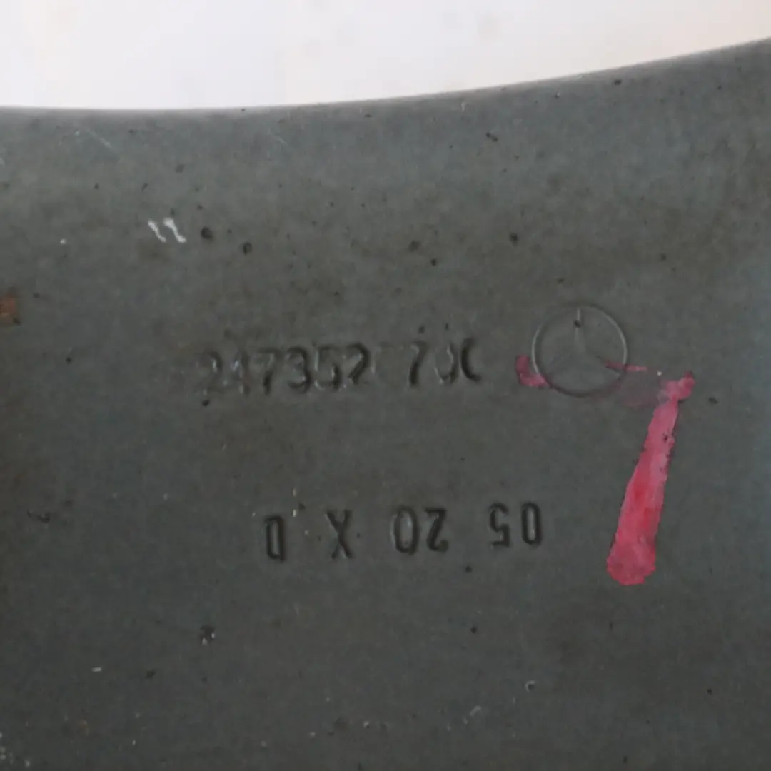 Braccio controllo sospensione posteriore sinistra per Mercedes C118 W177 con numero di parte A1773504301 Mercedes C118 W177 Braccio controllo sospensione posteriore sinistra - SKU A1773504301 - Numero di parte A1773504301