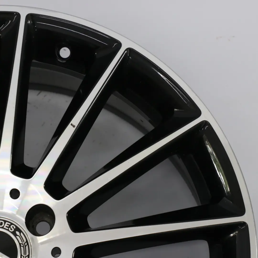 Leicht Metall Felge 19" ET:49 7,5J für Mercedes C118 W177 W247 AMG mit Teilenummer A1774011600 Mercedes C118 W177 W247 AMG Leicht Metall Felge 19" ET:49 7,5J - SKU A1774011600-1 - Teilenummer A1774011600