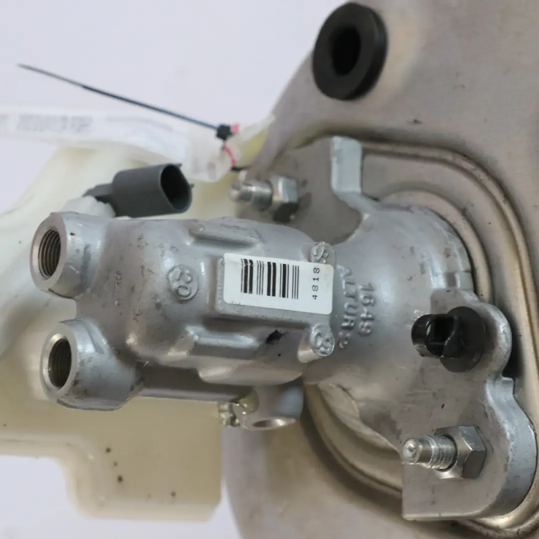 Brake Booster Mercedes CLA C118 Coupe Petrol OM282 Master Cylinder Reservoir to with Part number A1774304400 Brake Booster Mercedes CLA C118 Coupe Petrol OM282 Master Cylinder Reservoir - SKU rhd-A1774308100 - Part number A1774304400