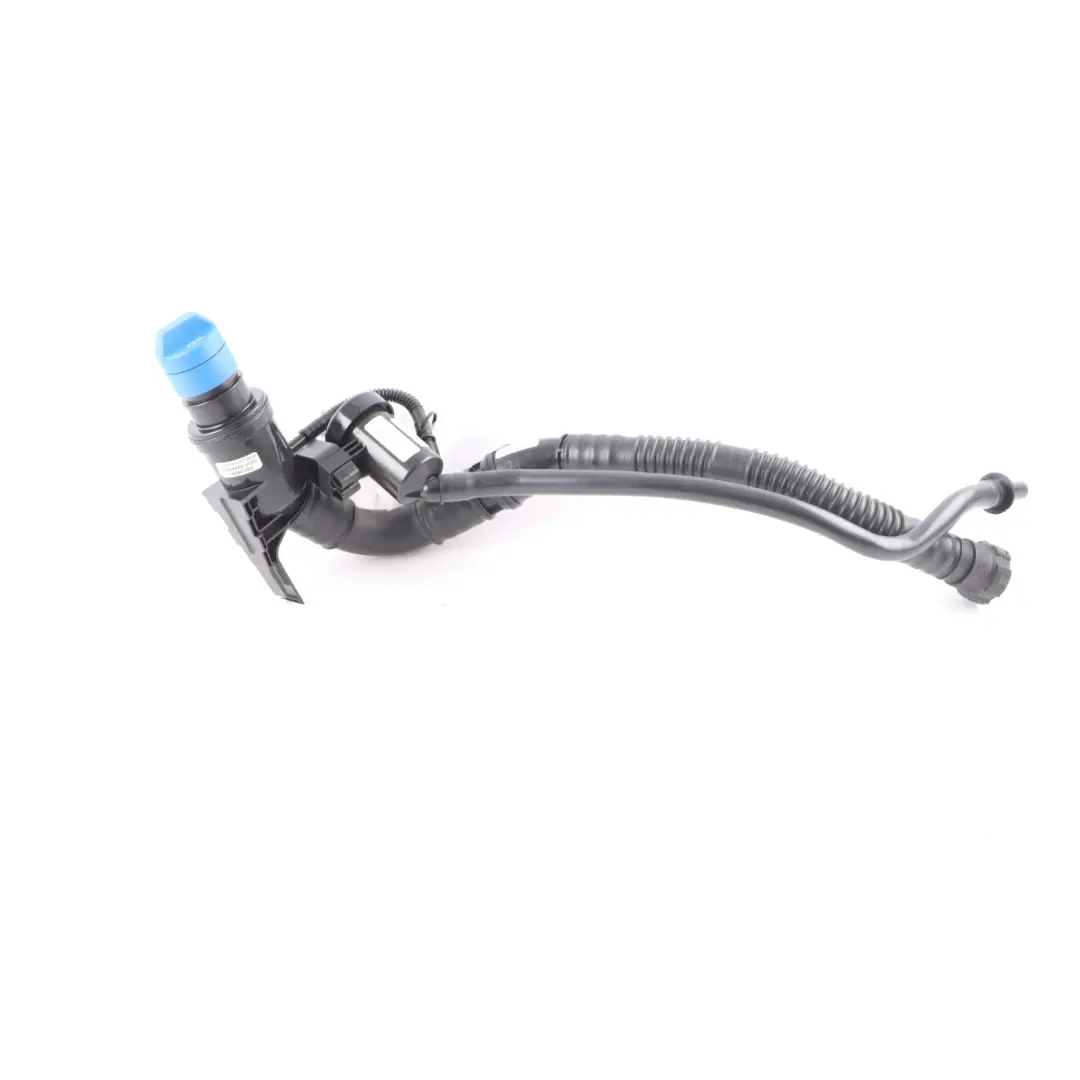 Tubo Tapa Cuello Llenado Adblue Línea Aditivo para Mercedes W177 con número de pieza A1774703300 Mercedes W177 Tubo Tapa Cuello Llenado Adblue Línea Aditivo - SKU A1774703300 - Número de pieza A1774703300