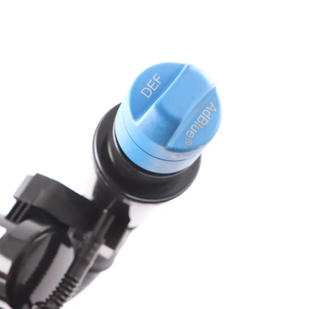 Mercedes W177 Tubo Tapa Cuello Llenado Adblue Línea Aditivo - SKU A1774703300 - Número de pieza A1774703300