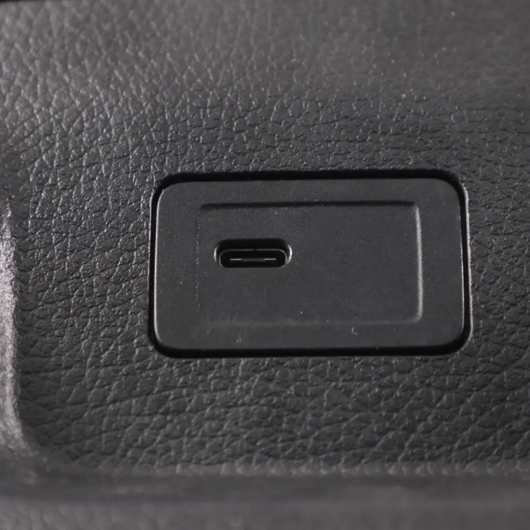 Centro de la consola trasera de ventilación Bandeja para Mercedes W177 con número de pieza A1776802006 Mercedes W177 Centro de la consola trasera de ventilación Bandeja - SKU A1776802006 - Número de pieza A1776802006