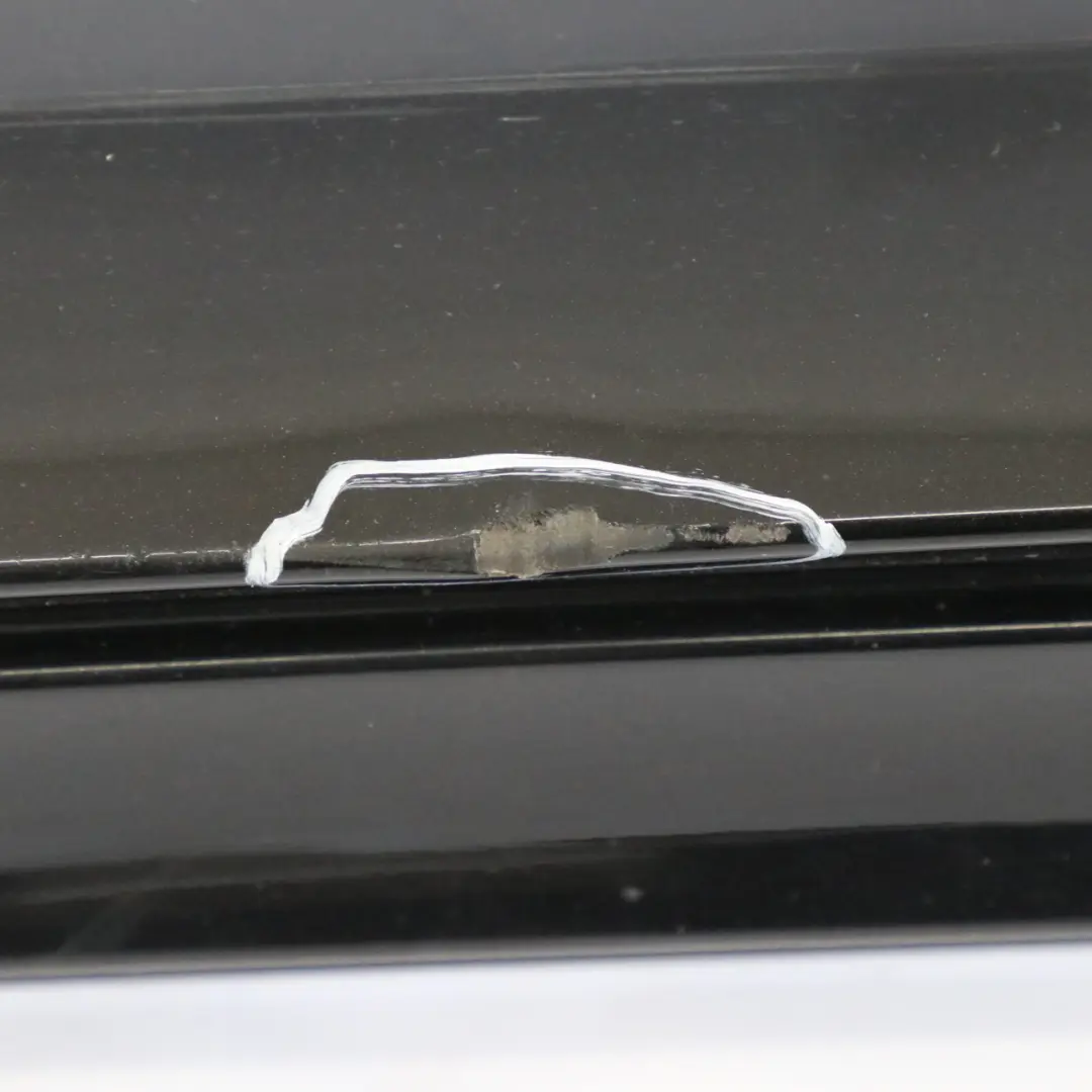 jupe latérale droite couvre seuil de porte W247 Kosmos Black 191 pour Mercedes W177 à propos du numéro de pièce A1776980200 Mercedes W177 jupe latérale droite couvre seuil de porte W247 Kosmos Black 191 - SKU A1776980200-KB1 - Numéro de pièce A1776980200