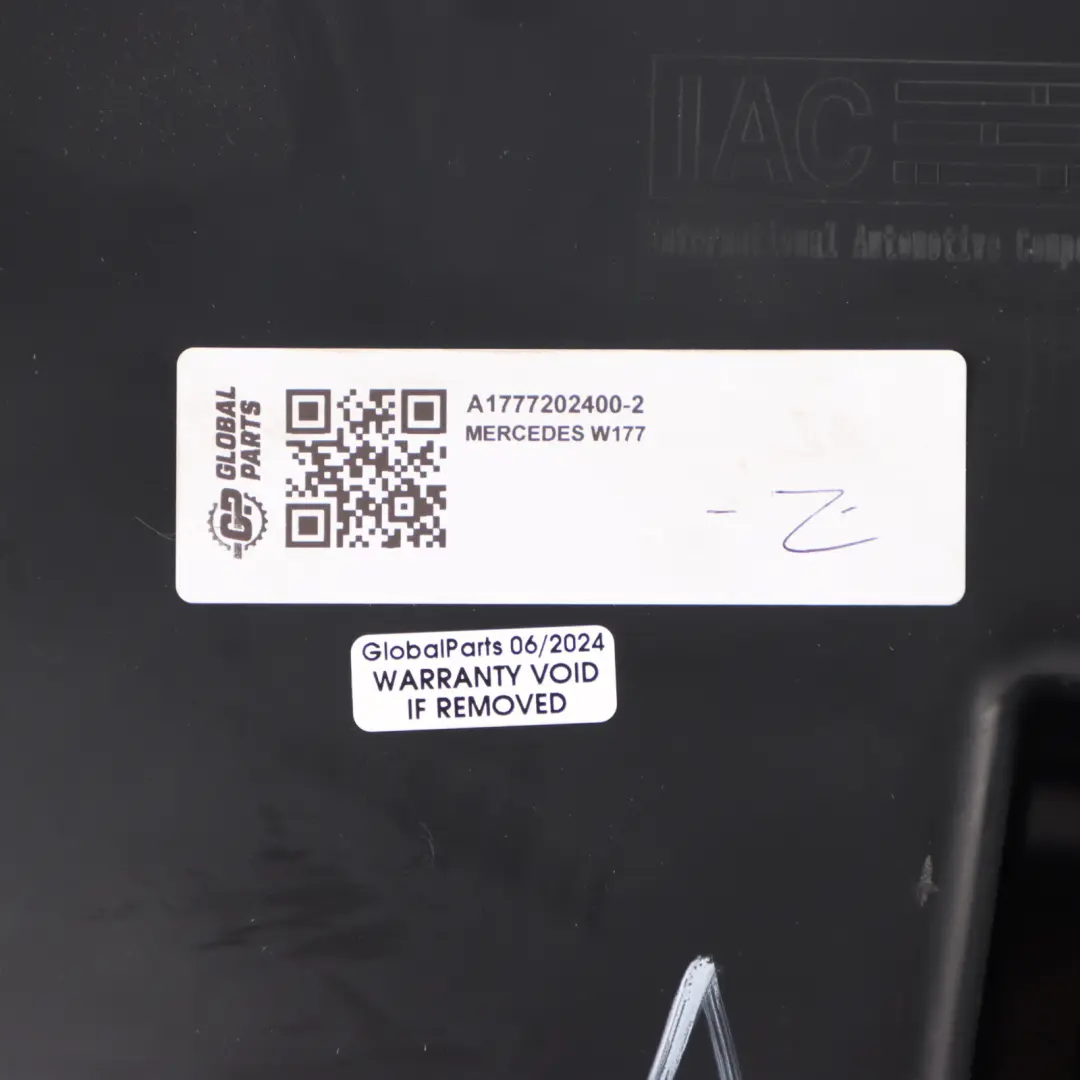Tarjeta Puerta Delantera Derecha Recorte Cubierta Interior Cuero para Mercedes W177 con número de pieza A1777202400 Mercedes W177 Tarjeta Puerta Delantera Derecha Recorte Cubierta Interior Cuero - SKU A1777202400-2 - Número de pieza A1777202400