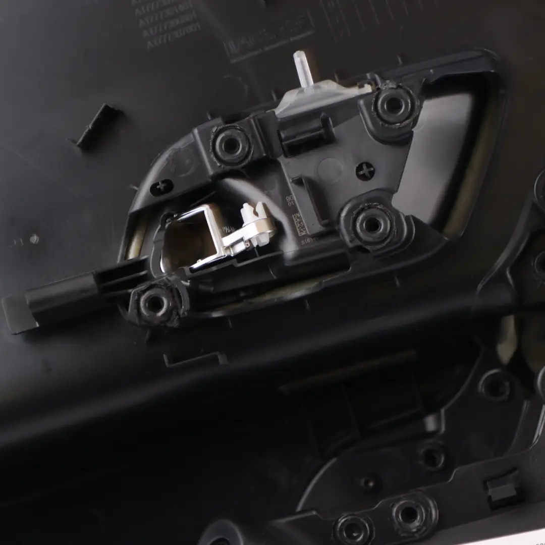 Scheda porta posteriore Mercedes V177 W177 Destra Trim Panel Cover Tessuto Nero per con numero di parte A1777303200 Scheda porta posteriore Mercedes V177 W177 Destra Trim Panel Cover Tessuto Nero - SKU A1777303200-2 - Numero di parte A1777303200