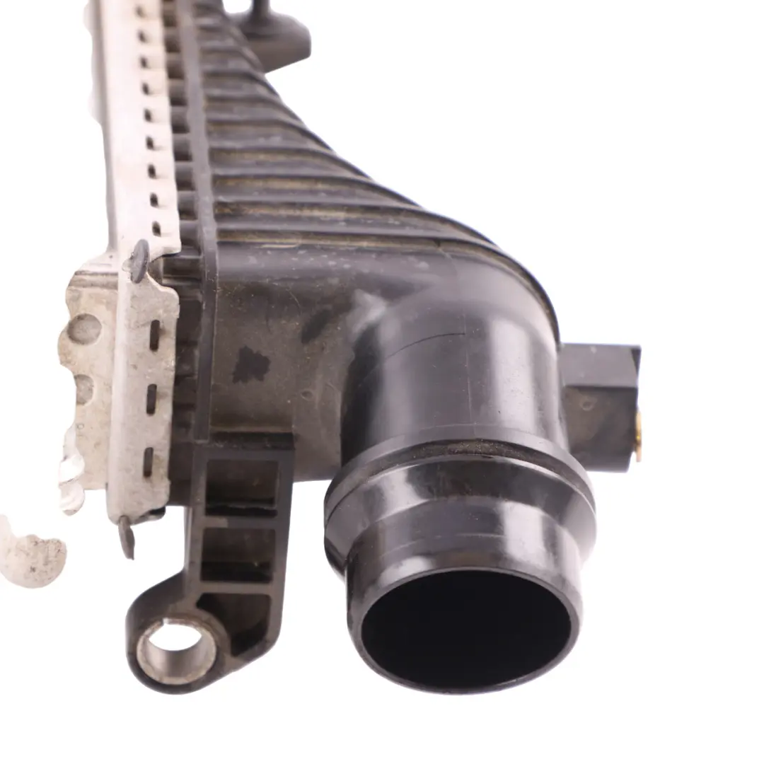 OM608 Tubo Intercooler Radiatore Aria Diesel per Mercedes W177 con numero di parte A6080900500 Mercedes W177 OM608 Tubo Intercooler Radiatore Aria Diesel - SKU A6080900500 - Numero di parte A6080900500