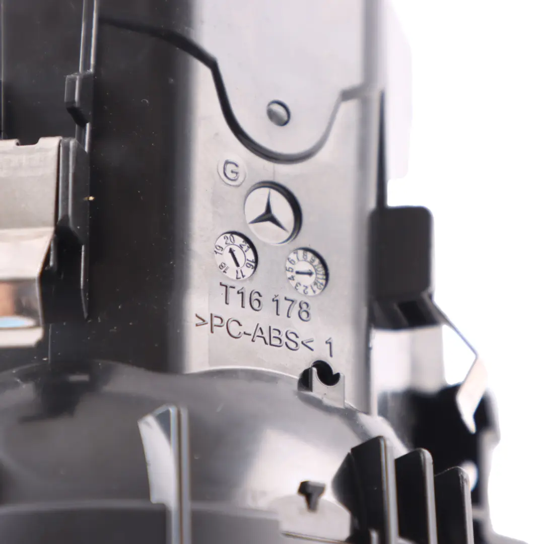 bouche d'aération avant gauche du tableau de bord pour Mercedes W177 à propos du numéro de pièce A1778306702 Mercedes W177 bouche d'aération avant gauche du tableau de bord - SKU A1778306702 - Numéro de pièce A1778306702